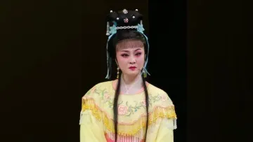 黄梅戏《梁山伯与祝英台》程丞饰祝英台