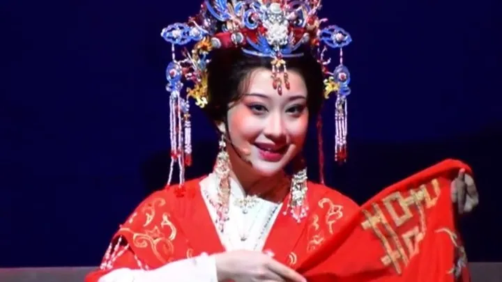 黑化前她应该也只是在期待自己的幸福婚姻吧# 莫愁女...