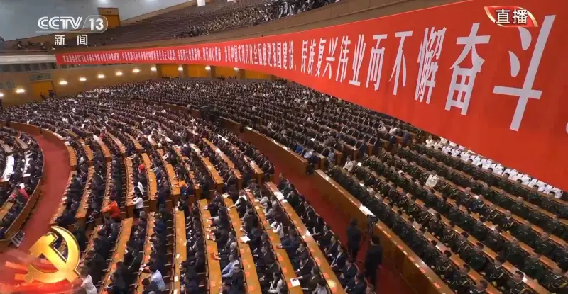 习近平：支持港澳更好融入和服务国家发展大局