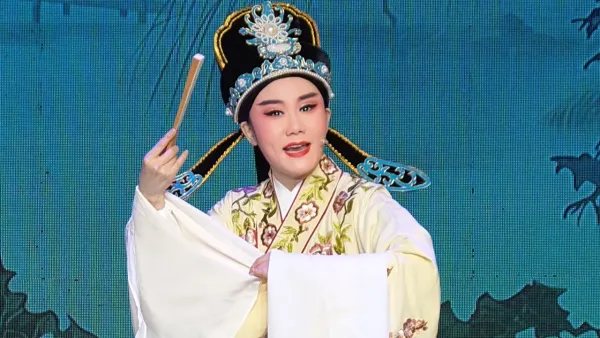 但只见一座桑园多茂盛