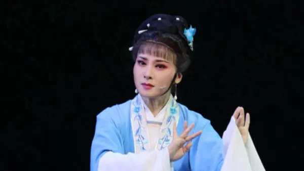 越剧《何文秀》｜『周燕萍』。“枝头鸟雀闹声喧”。绍兴小百花越剧团。