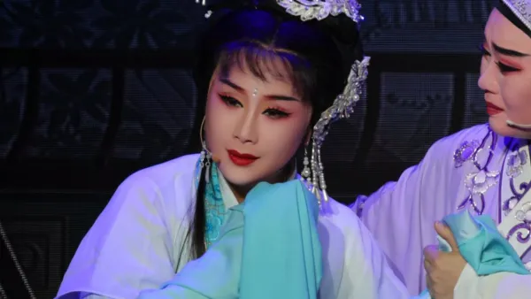 为妻是千年白蛇峨眉修