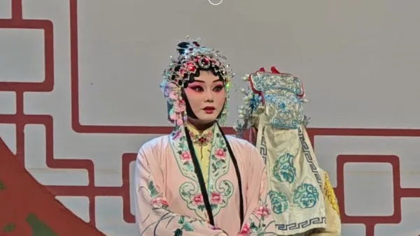 杜永真演唱《穆桂英大破天门阵》
