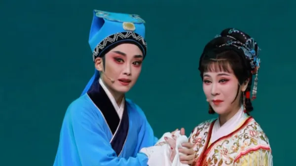 越剧《追鱼》｜『李旭丹，王婉娜』。“我虽是相府千金女，不怕山高与水深”。上海越剧院。