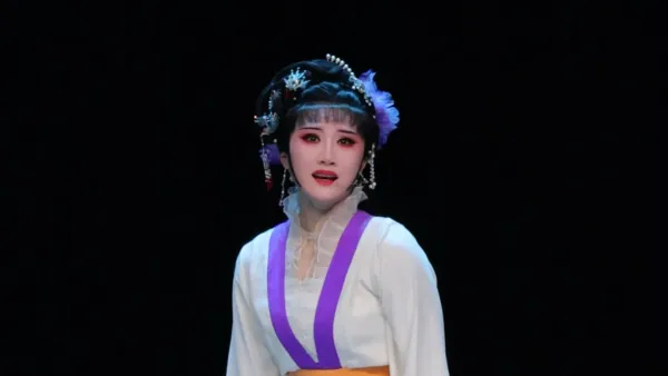 对神灵不由我珠泪滚滚